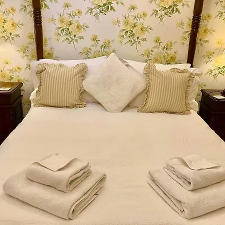 Bed and breakfast Storrs Gate House