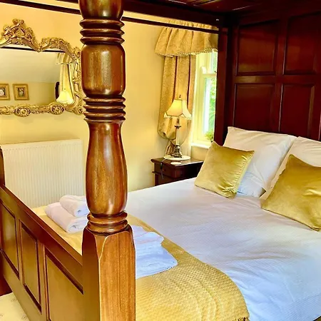 Bed and breakfast Storrs Gate House