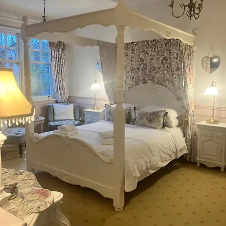 Storrs Gate House 4*