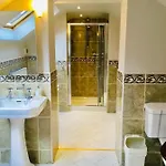 Bed & Breakfast Storrs Gate House 4*