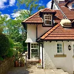 Bed & Breakfast Storrs Gate House 4*