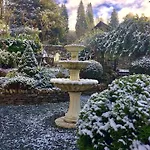 Bed & Breakfast Storrs Gate House 4*