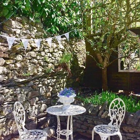 Storrs Gate House No Pets Allowed 4* Боунес-он-Уиндермер