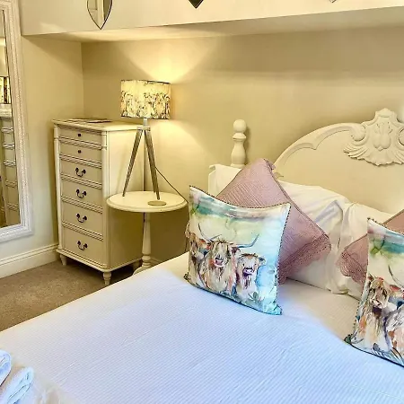 Storrs Gate House 4*