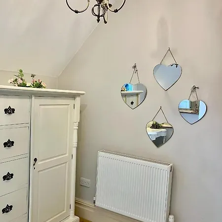Bed & Breakfast Storrs Gate House No Pets Allowed 4*