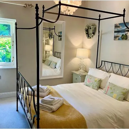 Storrs Gate House No Pets Allowed 4* Bowness-on-Windermere