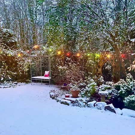 Bed & Breakfast Storrs Gate House 5*