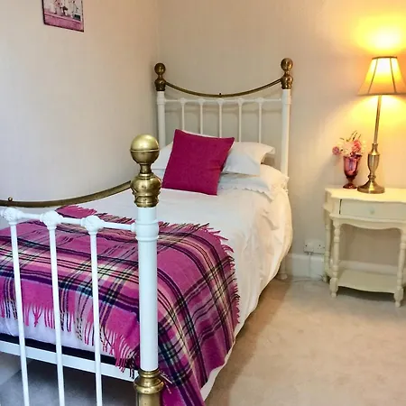 Storrs Gate House Bed & Breakfast 5*