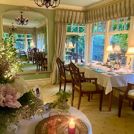 Storrs Gate House No Pets Allowed 4* Bowness-on-Windermere
