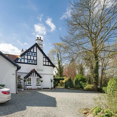 Bed & Breakfast Storrs Gate House 5*