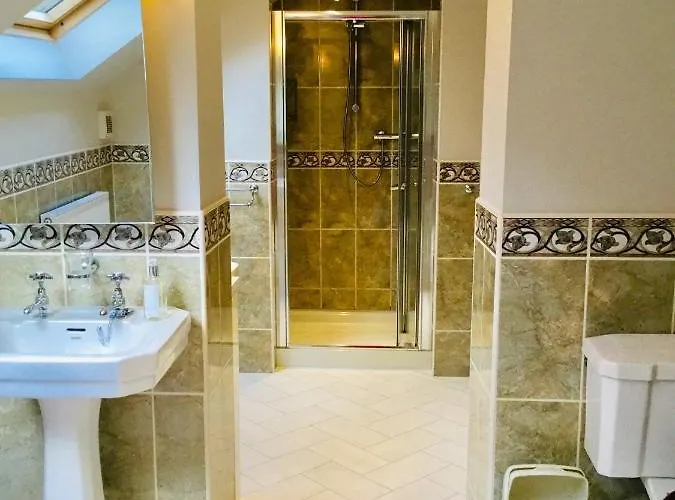 فندق مبيت وإفطار ستورز جيت هاوس 4*