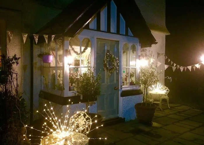 ستورز جيت هاوس فندق مبيت وإفطار 4*