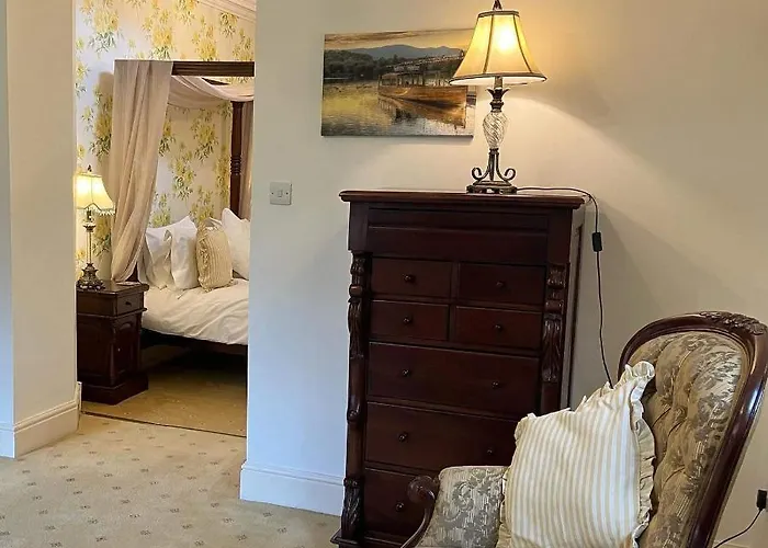 ستورز جيت هاوس فندق مبيت وإفطار 4*