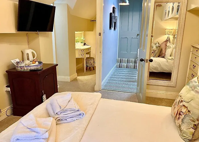 فندق مبيت وإفطار ستورز جيت هاوس 4*