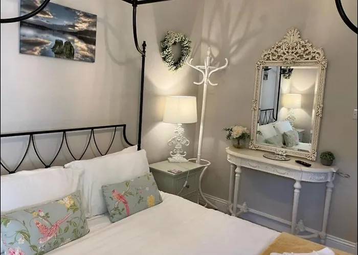 ستورز جيت هاوس 4* باونيس أون وينديرمير