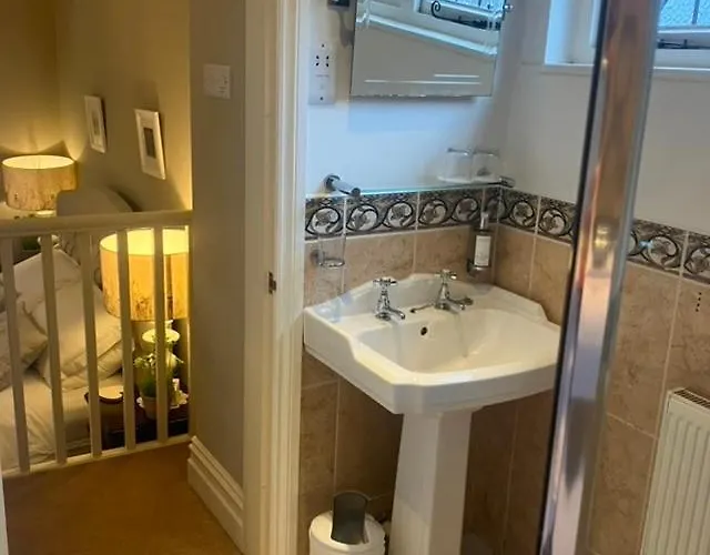 ستورز جيت هاوس فندق مبيت وإفطار 4*