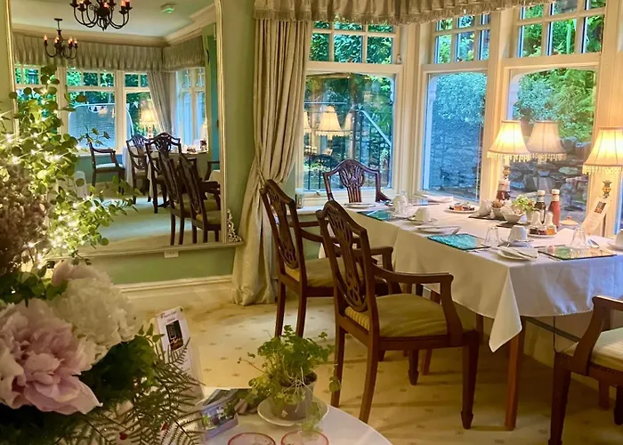 ستورز جيت هاوس 4* باونيس أون وينديرمير