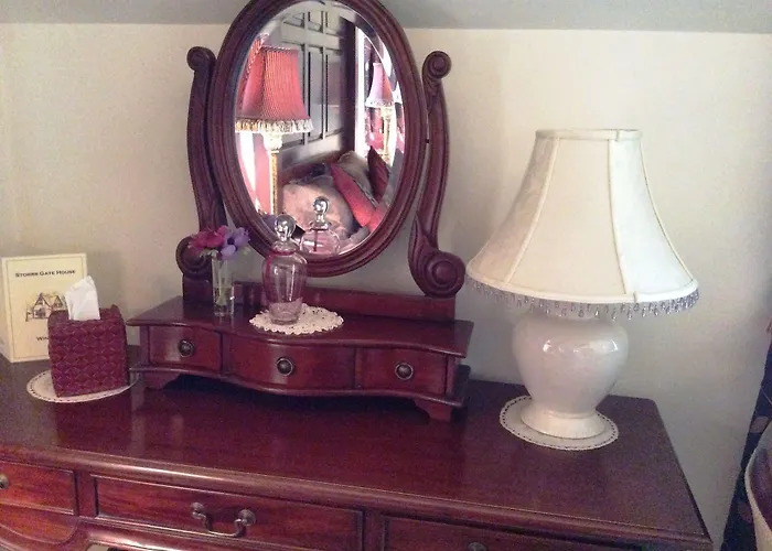 ستورز جيت هاوس 4* باونيس أون وينديرمير