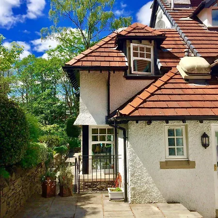 Bed & Breakfast Storrs Gate House 5*