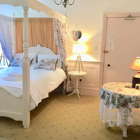 Storrs Gate House Bed & Breakfast