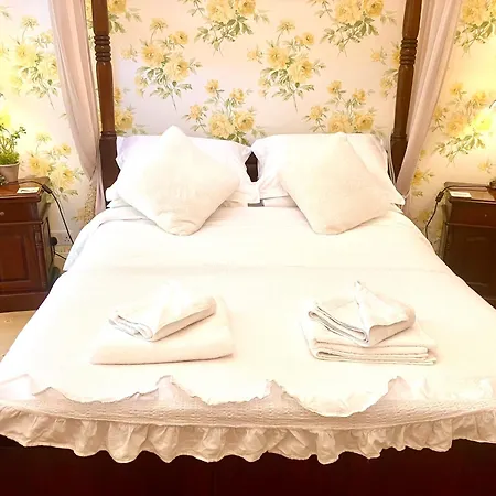 Storrs Gate House Bed & Breakfast